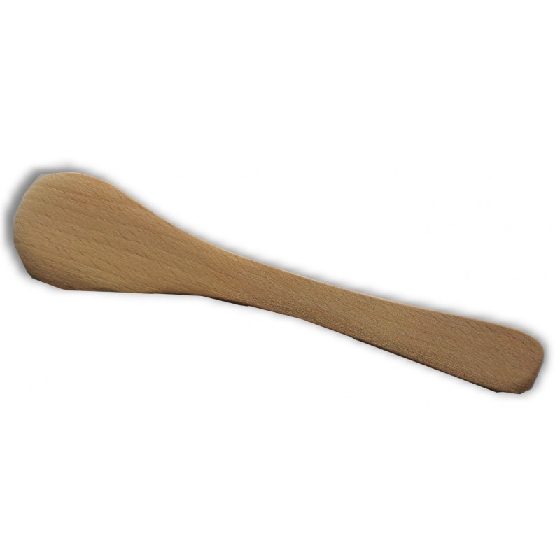 Appliquer la cire à l'aide d'une spatule bois sur le maillot